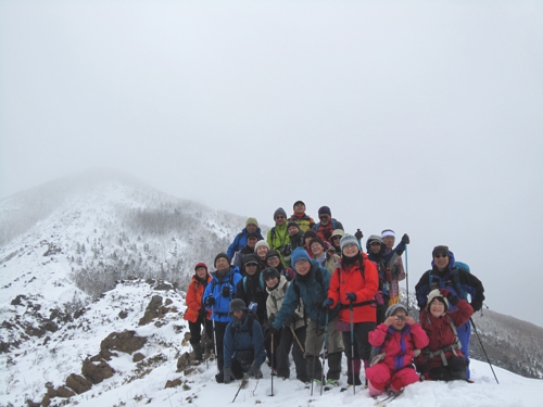 http://www.apoi-geopark.jp/blog/2015/0222%209%E9%A6%AC%E3%81%AE%E8%83%8C.jpg