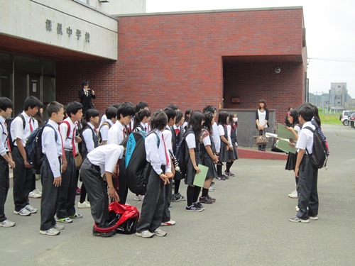 中1校外調査_出発式.jpg