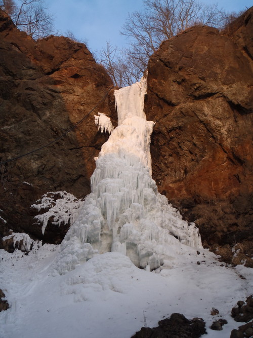 0221 10 オホナイの滝.jpg