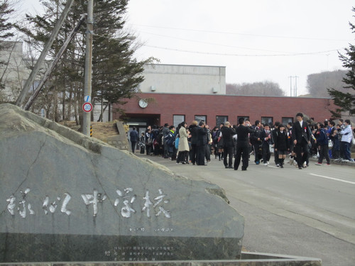 様中卒業生見送り.jpg