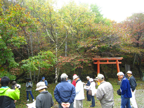 ジオ塾・幌満峡稲荷神社前.jpg