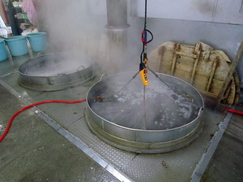 丸富加工場大釜.jpg