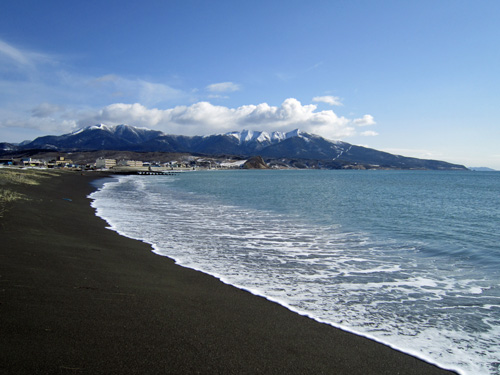 様似海岸からのアポイ山塊(.jpg