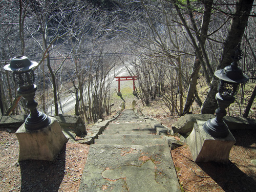 稲荷神社階段.jpg