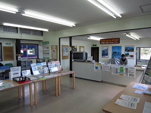 観光案内所内部.jpg