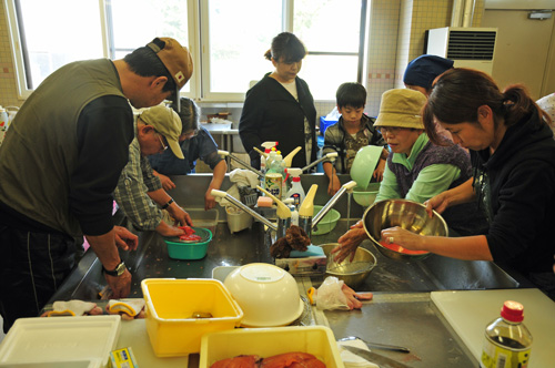 サケツアー_イクラづくり.jpg