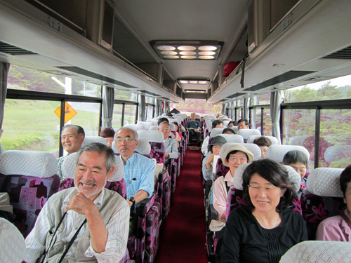 パミス会ツアー車中.jpg