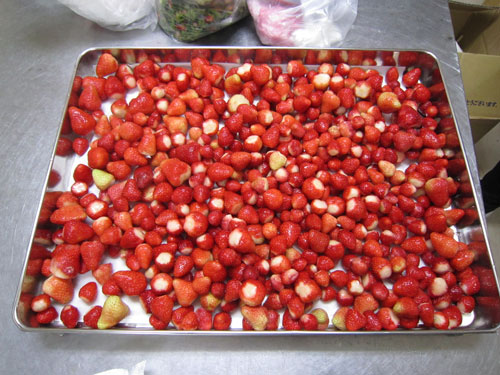 イチゴ_ヘタとり2.jpg