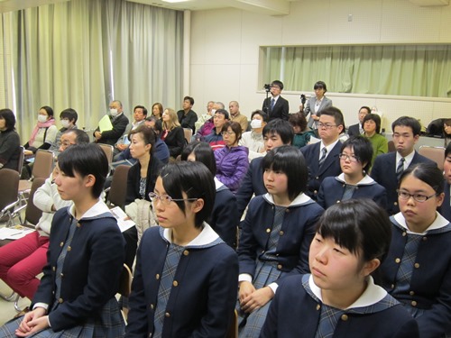 様高課題研究発表_聴衆.jpg