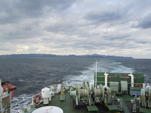 隠岐_フェリーからの島後.jpg