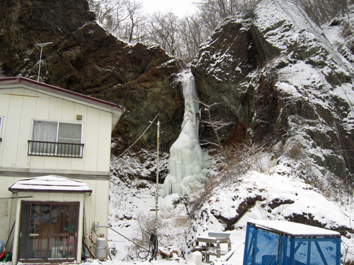 オホナイ結氷_円館納屋.jpg