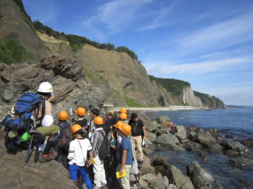 http://www.apoi-geopark.jp/blog/img/2014/%E6%97%A9%E5%A4%A7%E5%B7%A1%E6%A4%9C_%E8%80%B6%E9%A6%AC%E6%B8%93.jpg