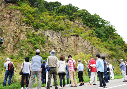 様小裏の旧石切り場